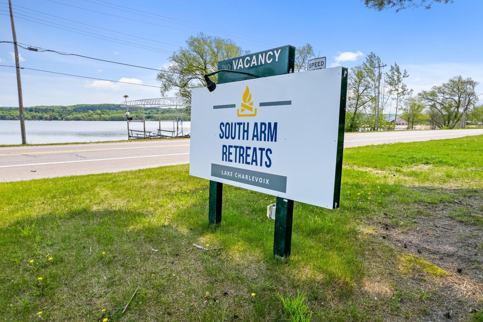 South Arm Retreats Motel East Jordan Dış mekan fotoğraf