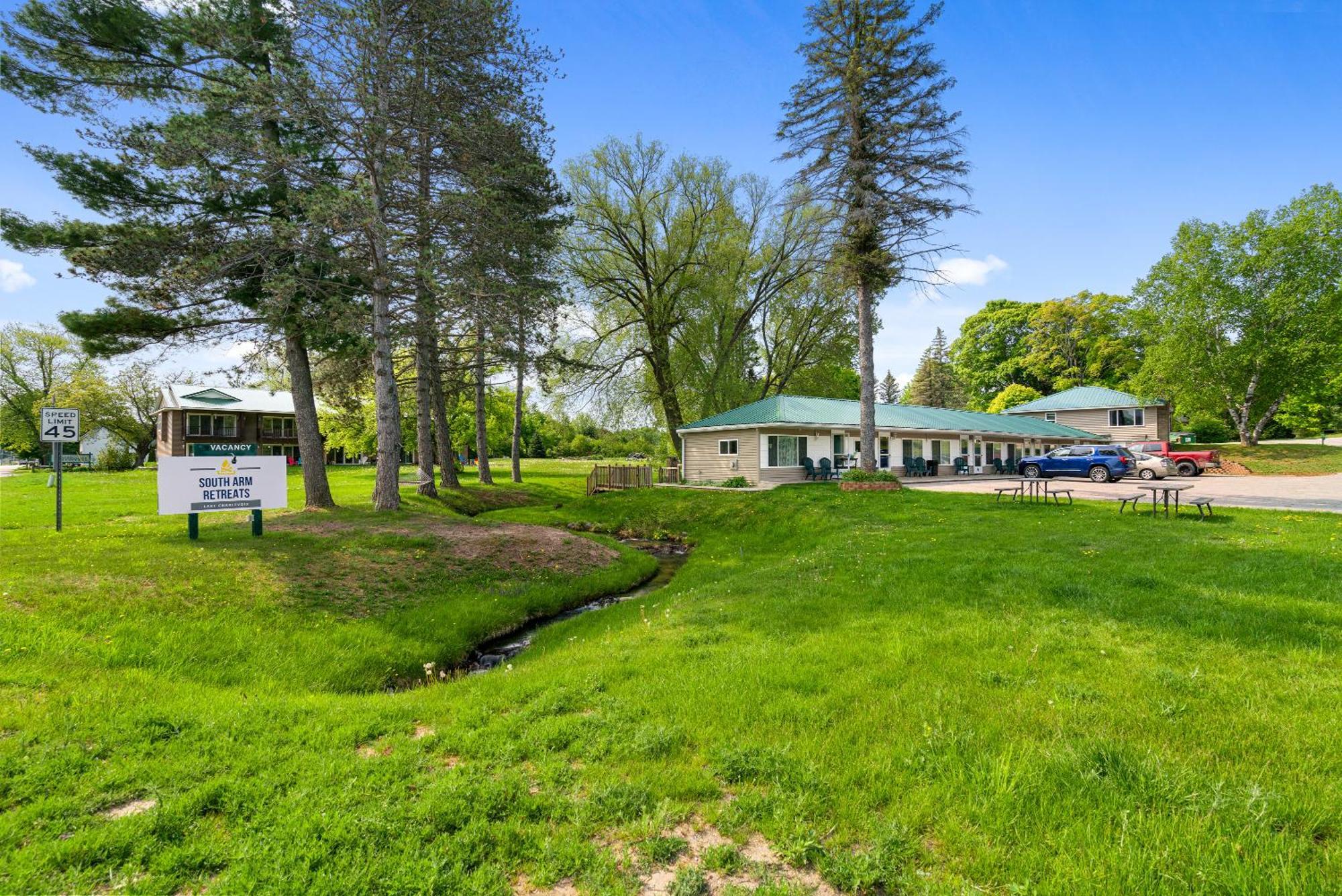 South Arm Retreats Motel East Jordan Dış mekan fotoğraf
