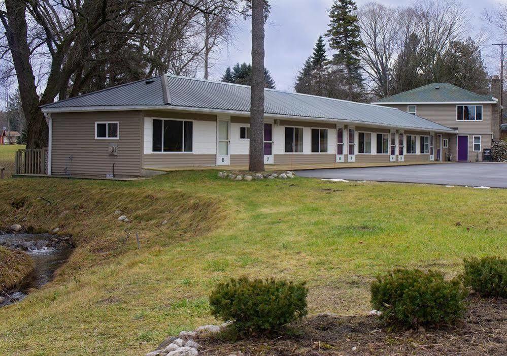 South Arm Retreats Motel East Jordan Dış mekan fotoğraf